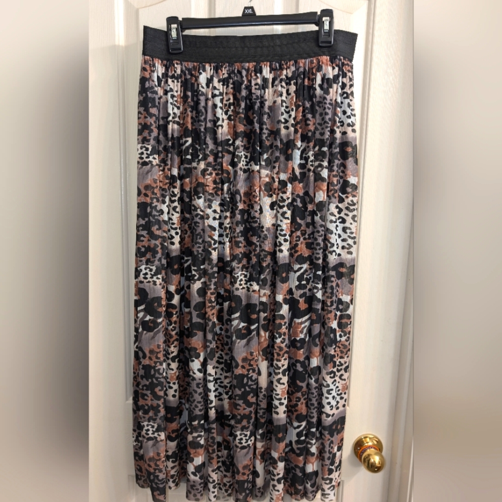 XL Metro Wear Animal Print Long Skirt